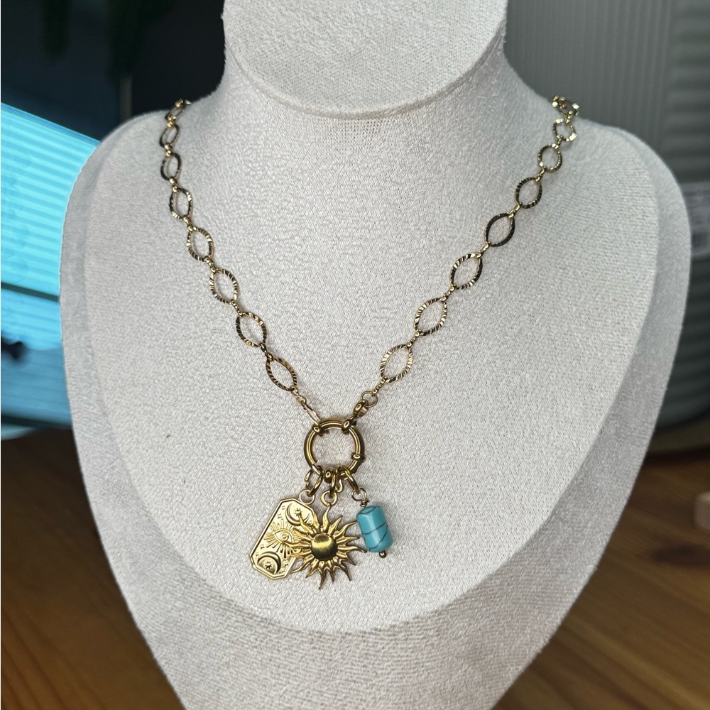 Gold Chain Necklace with Sun Charm - Picture 3 of 4